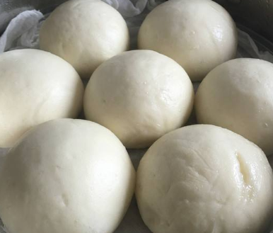 蒸馒头嫌发面时间长?学会这一招,10分钟快速发面,馒头还松软