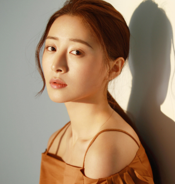 《海洋之城》是由张翰,王丽坤领衔主演的励志职场生活