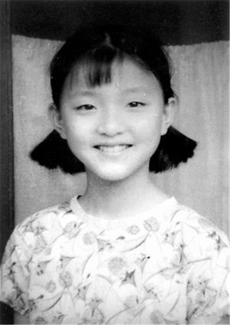 前央视主持人杨澜照片曝光,年轻时候好似港片女神,灰姑娘的逆袭