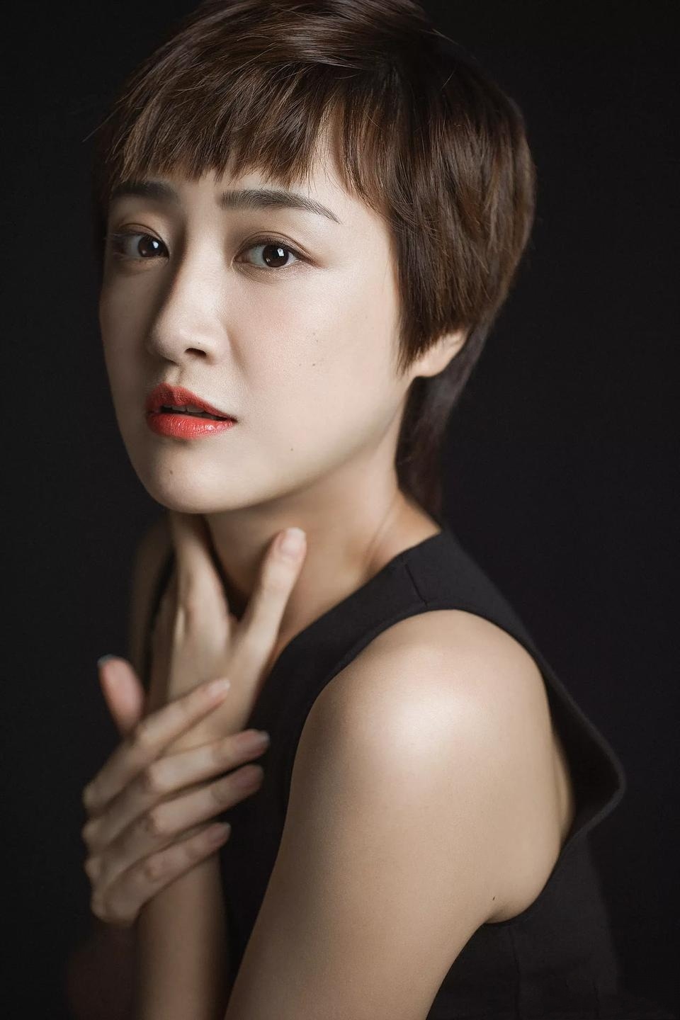 美女主持人,左岩