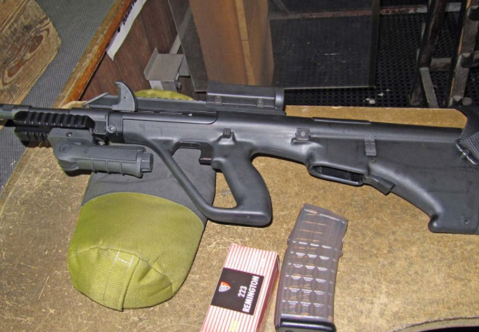 犊牛式步枪中的经典之作 斯泰尔 aug a3 突击步枪