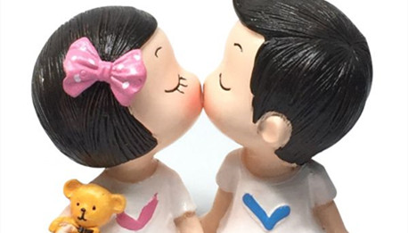 贵州一男女在高速上停车亲热,被罚还狡辩称:停车亲热又不犯法