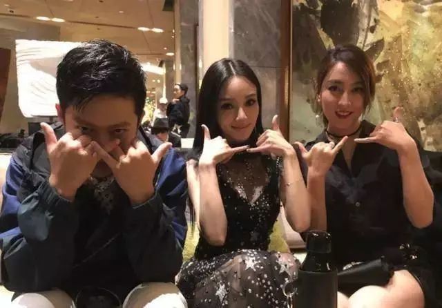 李小璐母亲发声称:小璐已怀孕 在pgone过夜只是为了放松!