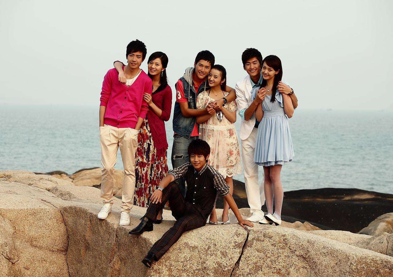 小渔的扮演者名叫陈一娜,是一个非常活泼的女孩,在电视剧中是楚雨荨的