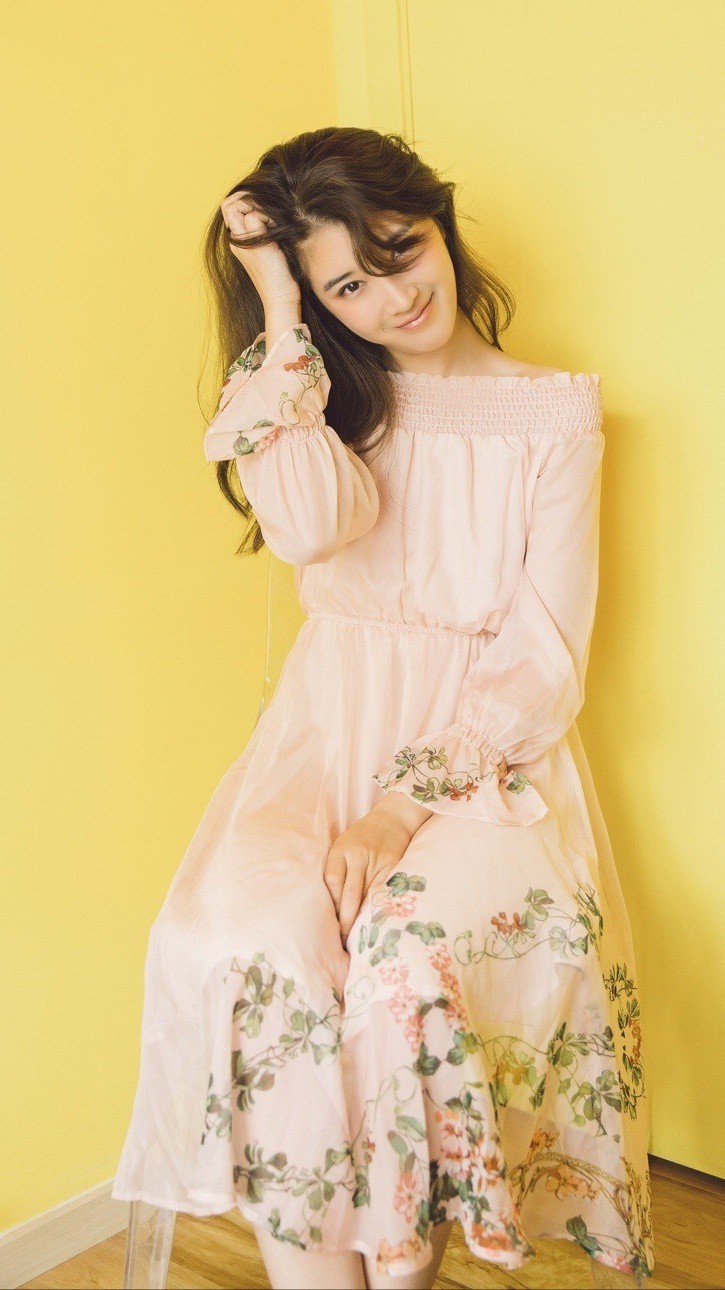 奚望,卡姿兰大眼睛,气质无与伦比,美出新国际!