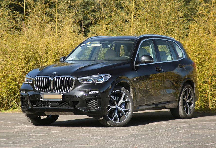 宝马xdrive40i尊享型,设计沉稳大气,显得很上档次