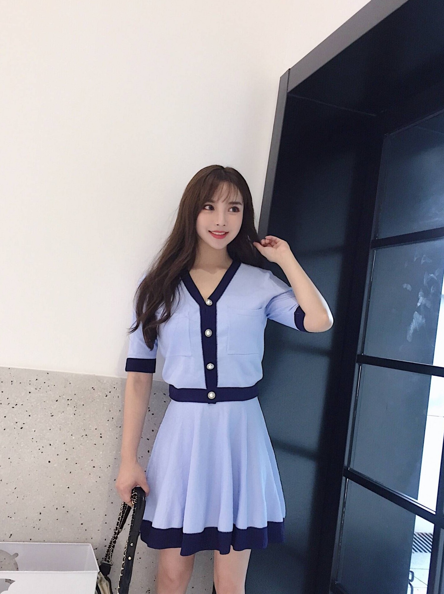 钟灵毓秀的女子,甜美俏丽,清新脱俗