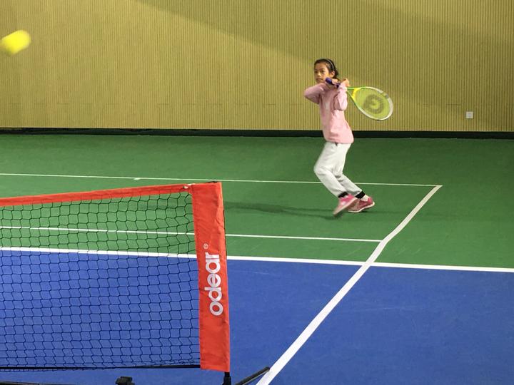 全国都少有的青少年短式网球比赛在杭开打,家长积极围观成一景