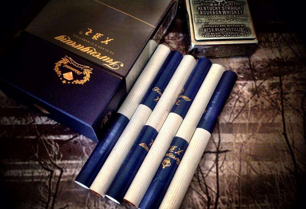 国内四款顶级好烟,泰山力压芙蓉王稳登榜首,你更喜欢哪一款?