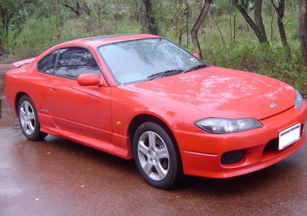 年代最古老的日产小跑车,极速可达107km/h的轿跑车,你喜欢吗?