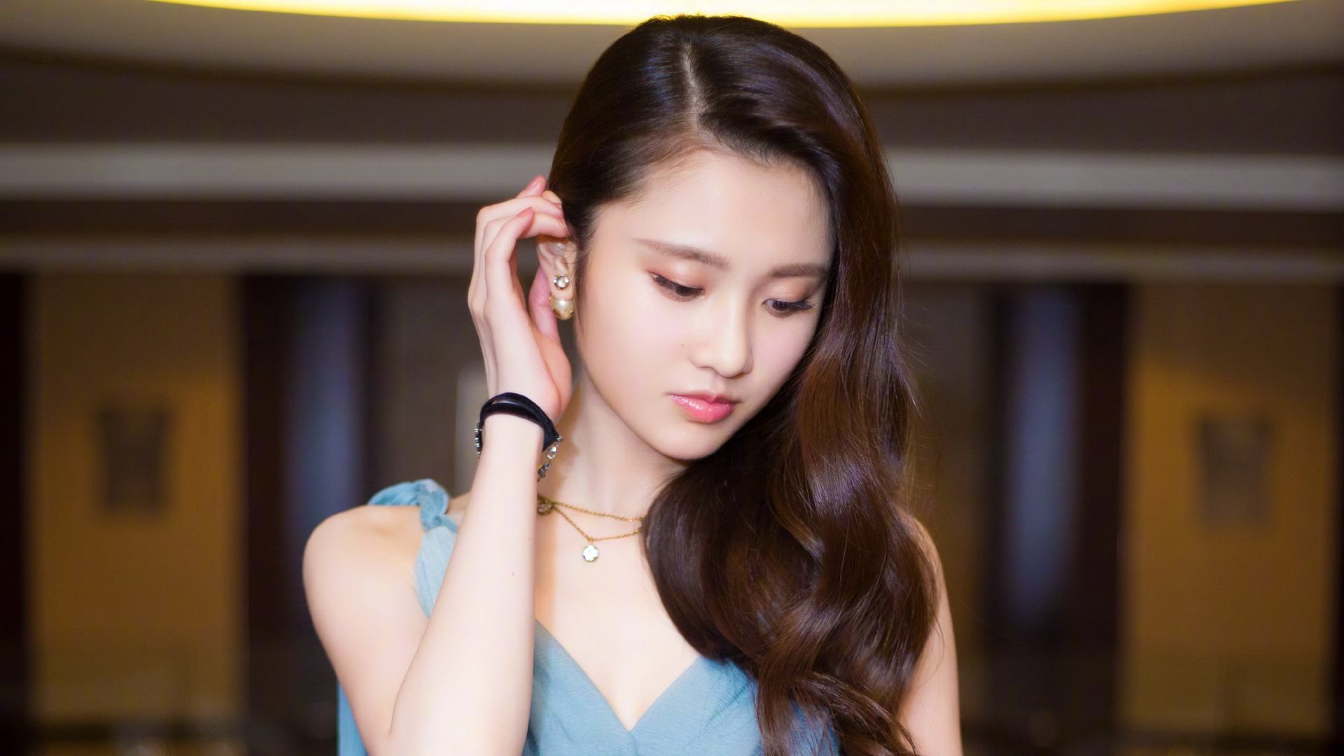 新一代美女演员张慧雯素颜照漏出,清纯漂亮纯天然,第四张真美!