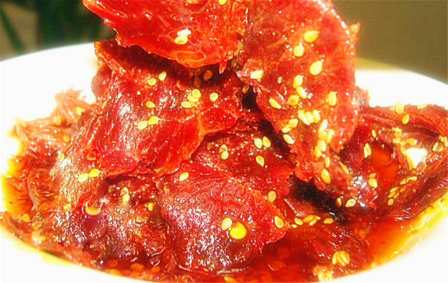 据说火鞭子牛肉的营养价值也是非常的高,牛肉中含有大量的肌氨酸,在