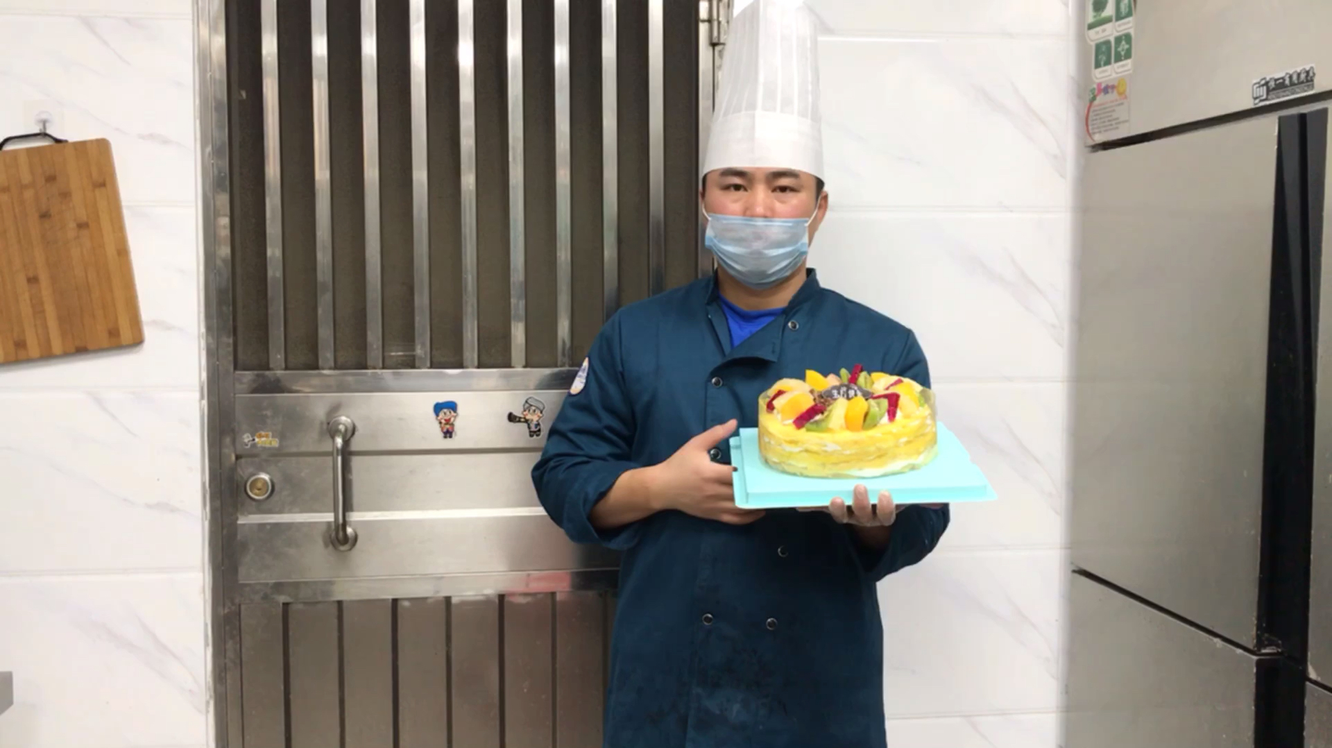 这是一条有味道的视频 榴莲蛋糕了解一下 在家就可以做的蛋糕