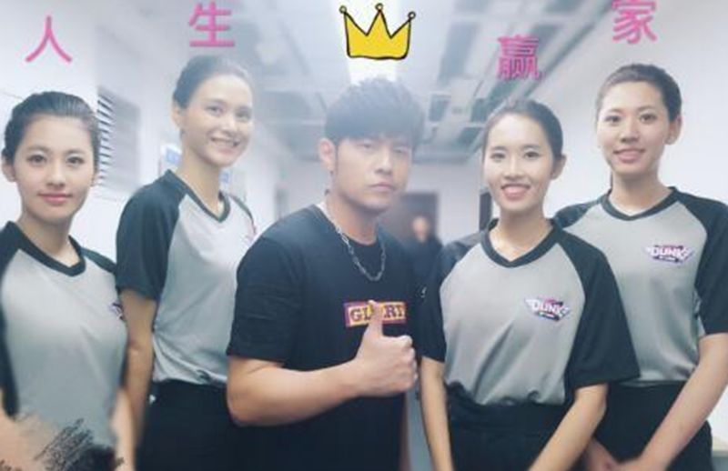 《这就是灌篮》裁判员亓浩41字回应张天意违规,态度坚决果断!