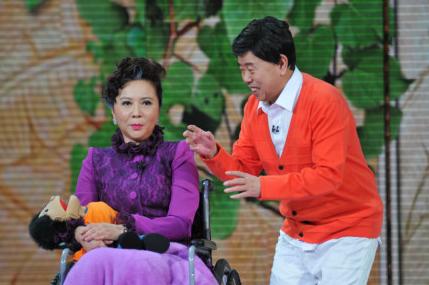 蔡明买菜照片上男人装,吐槽大会气场两米霸气回应