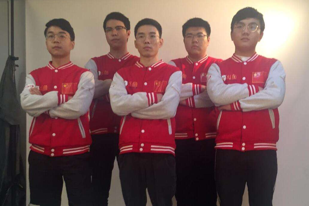 周莉莉从nb211成为ob211!网友调侃:原来巅峰状态是指解说啊?