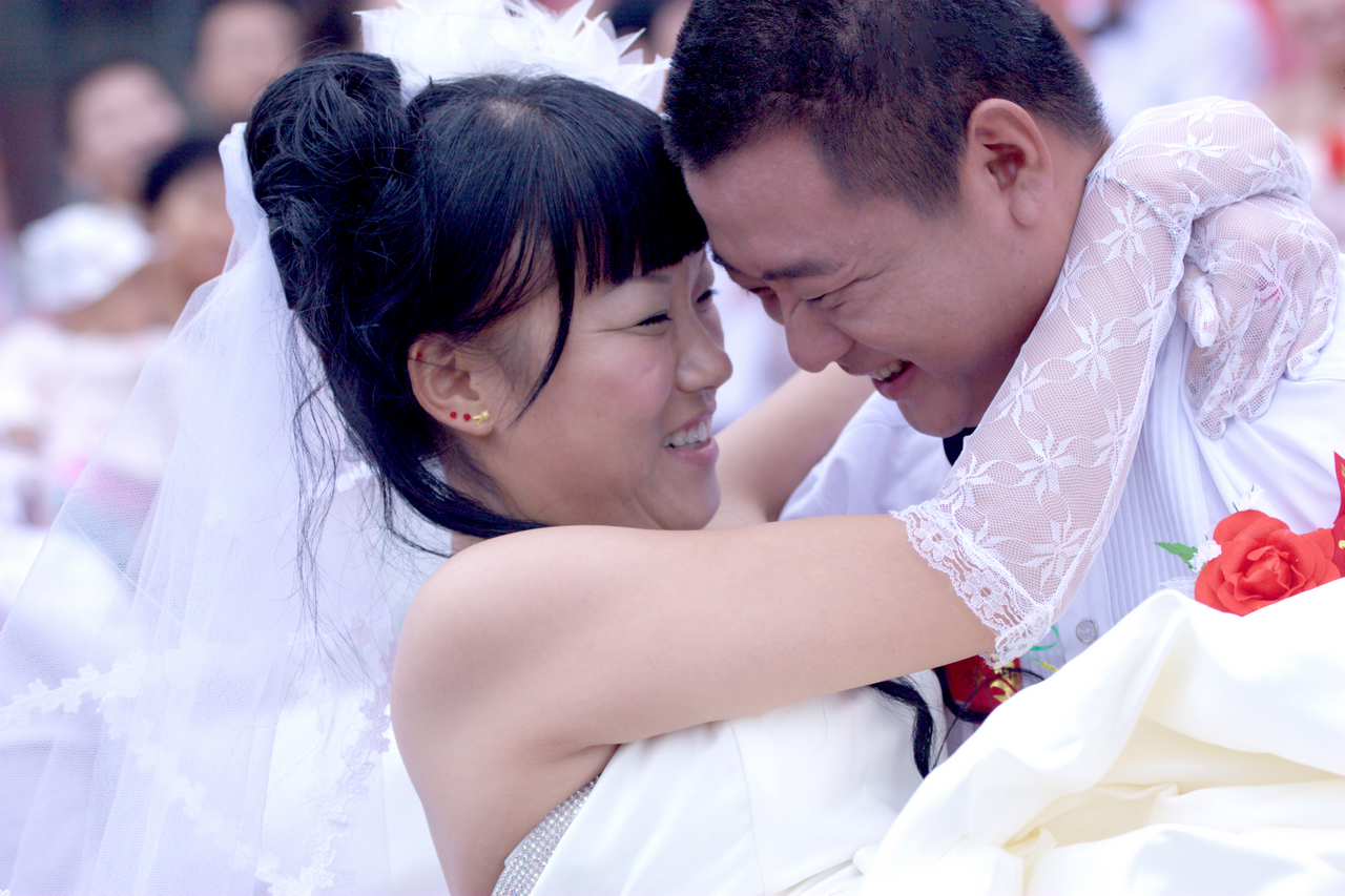 沂蒙山全村结婚图片