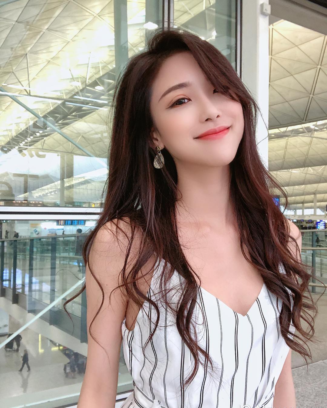 台湾美女网红主播 卡卡儿