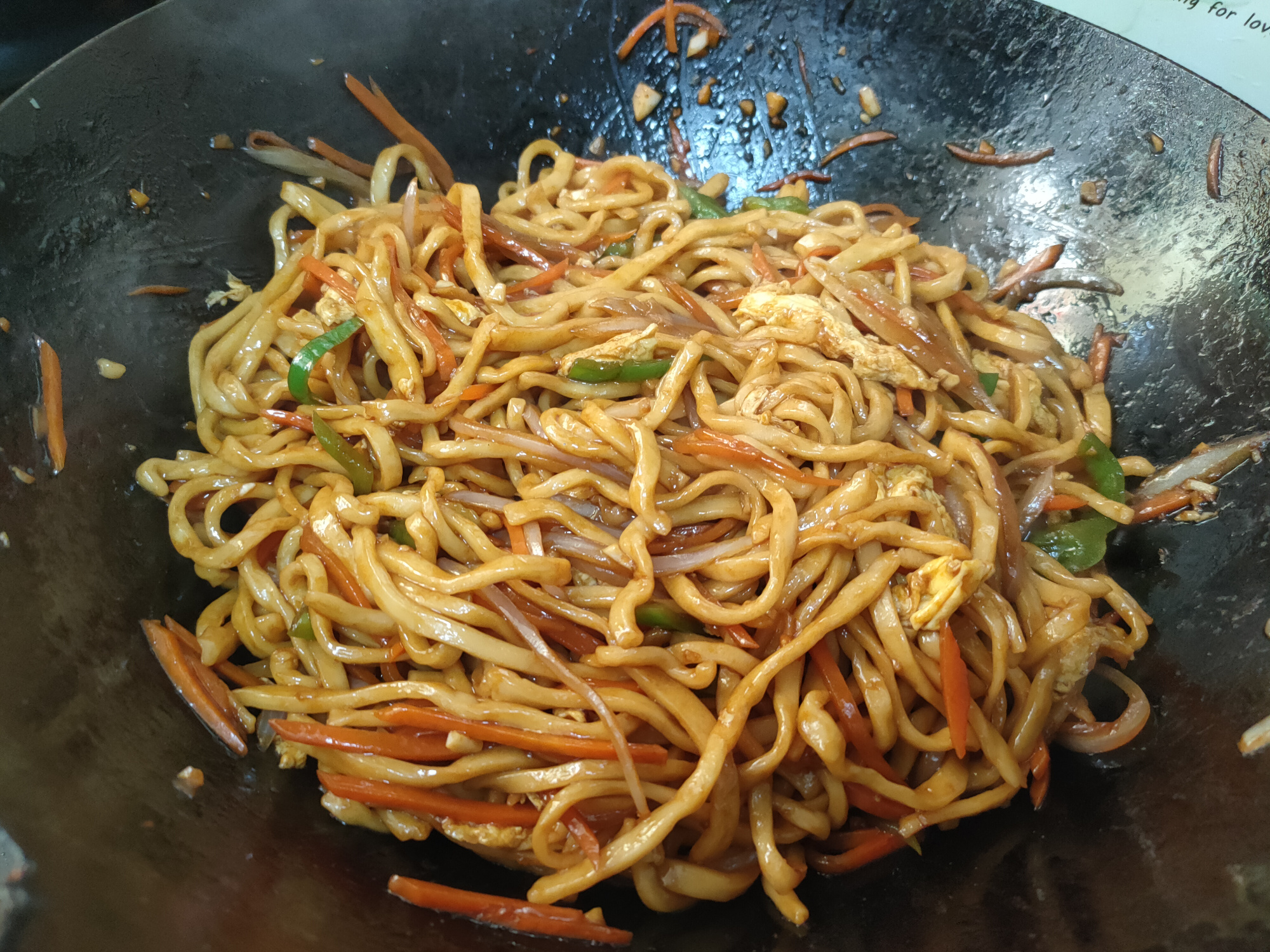 炒面条好吃有诀窍,牢记三个要点,面条劲道爽滑,喷香入味