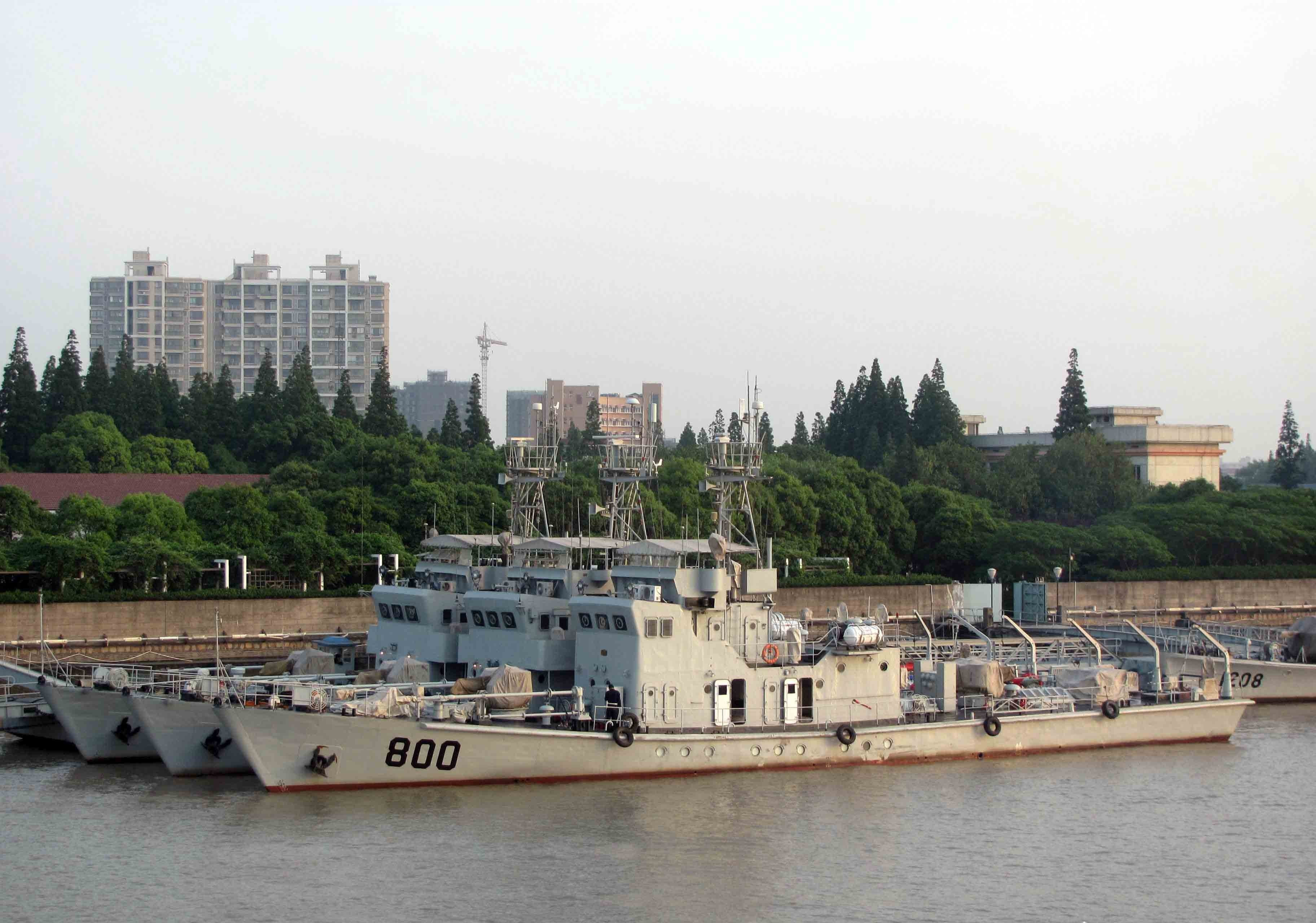 25米;2台12v180-1型柴油主机;最高航速15节;编制28人.