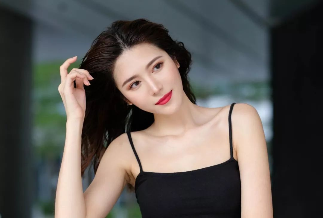 约拍专访:淑贤,身高176cm,坐标:广州深圳,超美的模特小姐姐