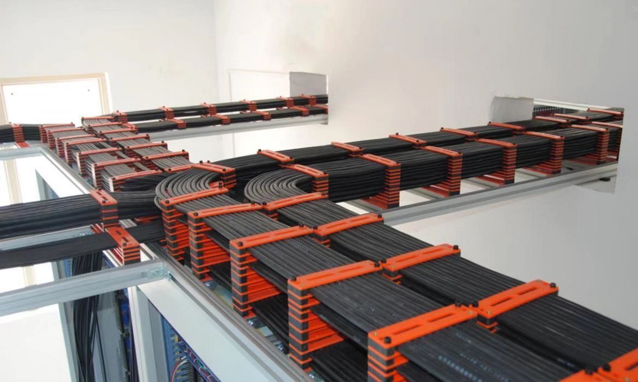 为什么机房建设要用走线架?