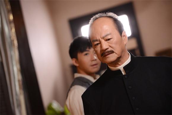 演过黄飞鸿父亲,巅峰时与成龙齐名,搭档周润发演兄弟,今成这样