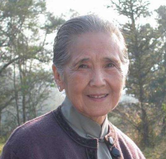 痛心!《暖春》中的小花奶奶去世了!