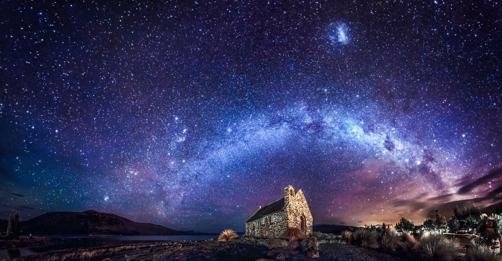 湖边的长椅上仰望星空,可以观看到只有在南半球才能见到的独特天文