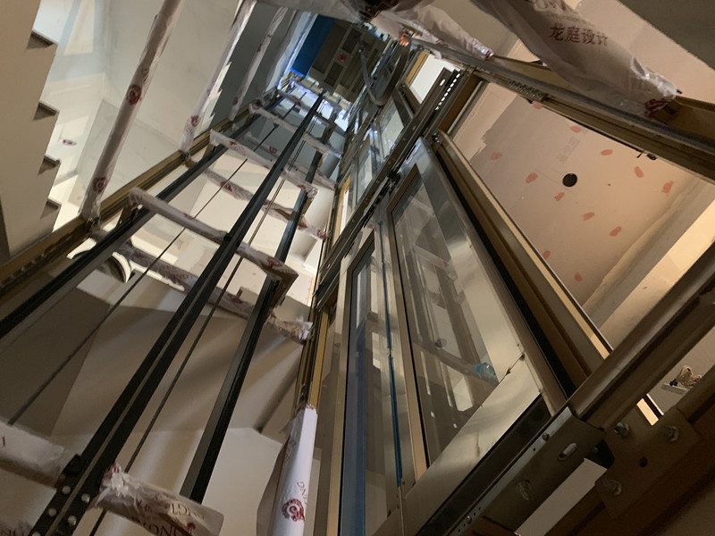 小型家用电梯别墅电梯回字形楼梯预留尺寸设计案例-上海佘山珑原