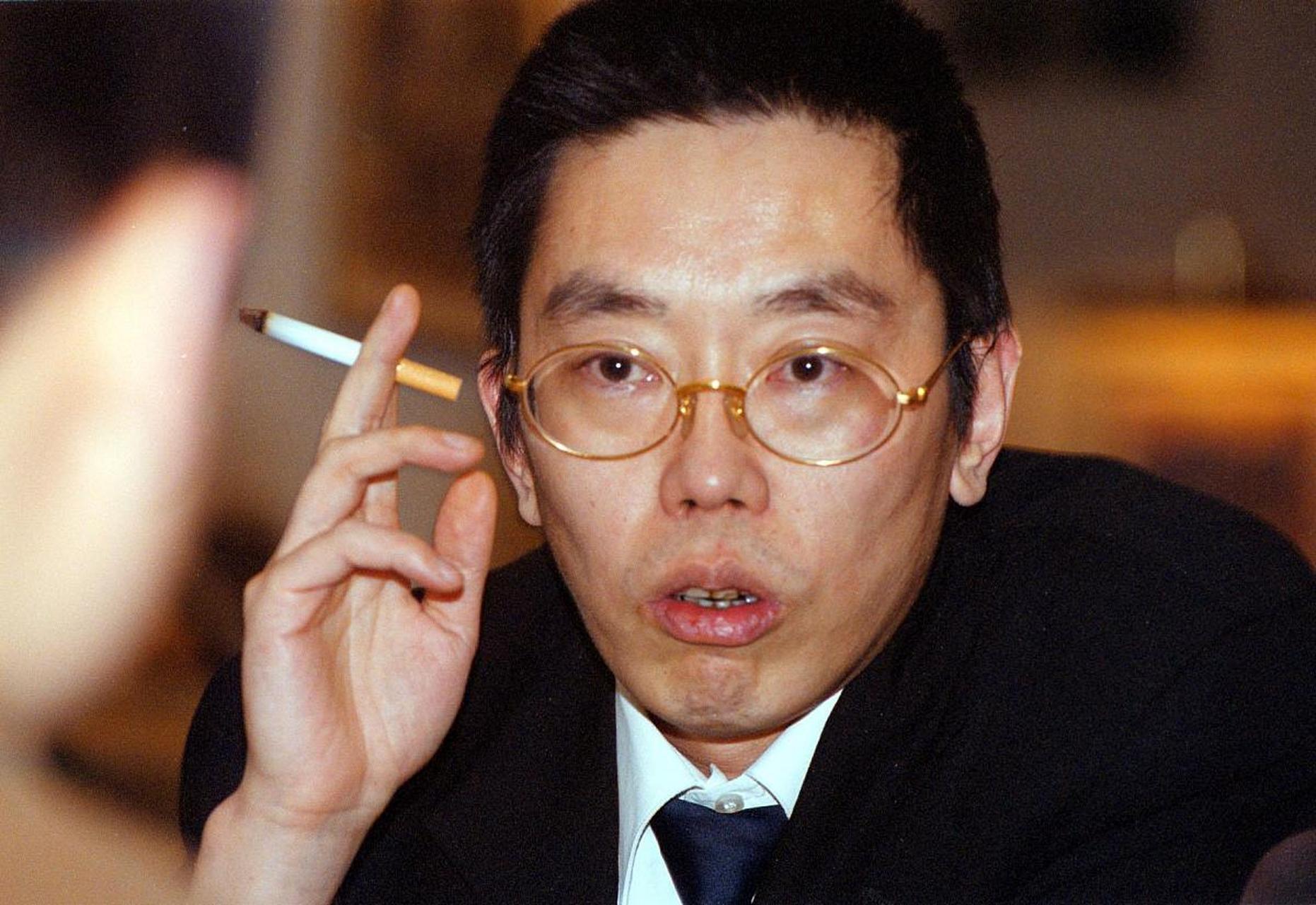 这个代表史玉柱野心与梦想的大厦,耗尽了巨人公司所有的现金流,并且