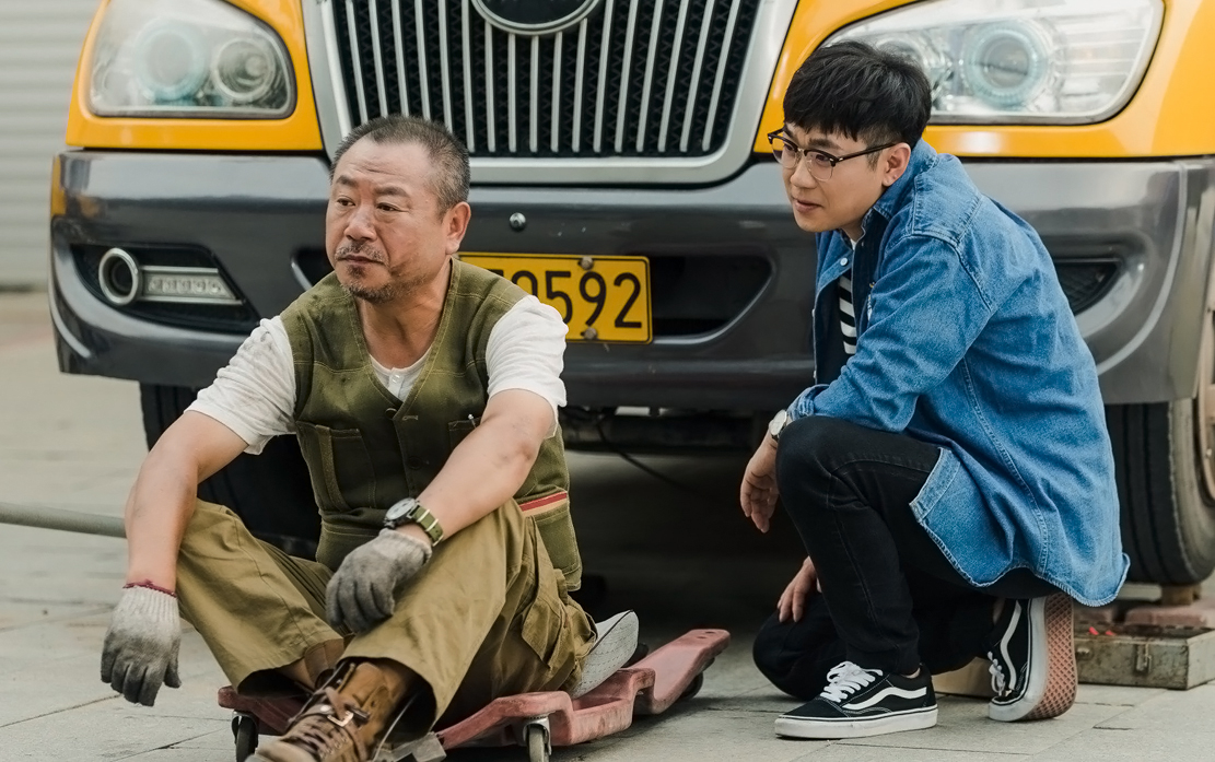 2005年《求求你,表扬我》,范伟饰演一个家住农村的打工仔杨红旗三番五