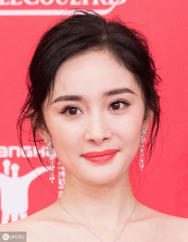 杨幂的"红唇"造型合辑,图6"整体感"最棒