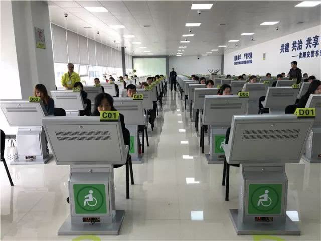 科目四考试,还有2道题时竟被要求交卷,考生:我没作弊啊