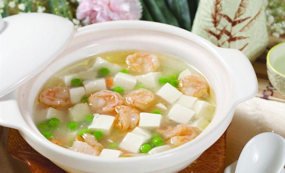 虾仁烧豆腐:鲜滑爽口,开胃下饭,一道不容错过的美食