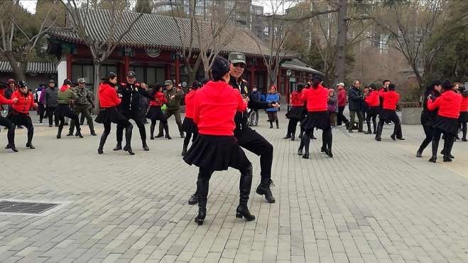 [图]水兵舞打点儿《第一套》张孝花老师团队精彩表演