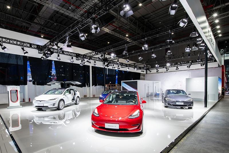 特斯拉model 3升级版亮相上海车展 起售价37.7万元