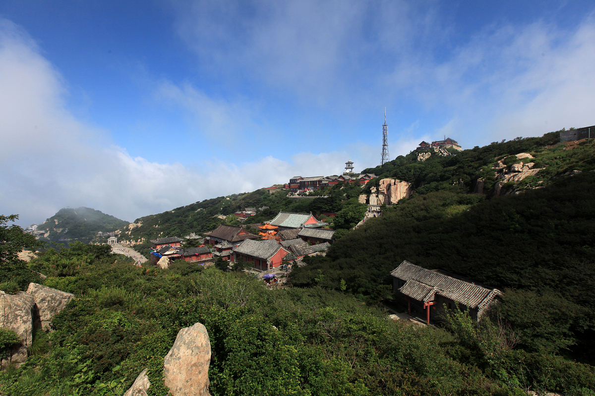 泰和最高的山图片