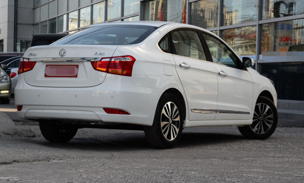 东风风神a60汽车照片鉴美,外形优美大气,符合大众的审美!