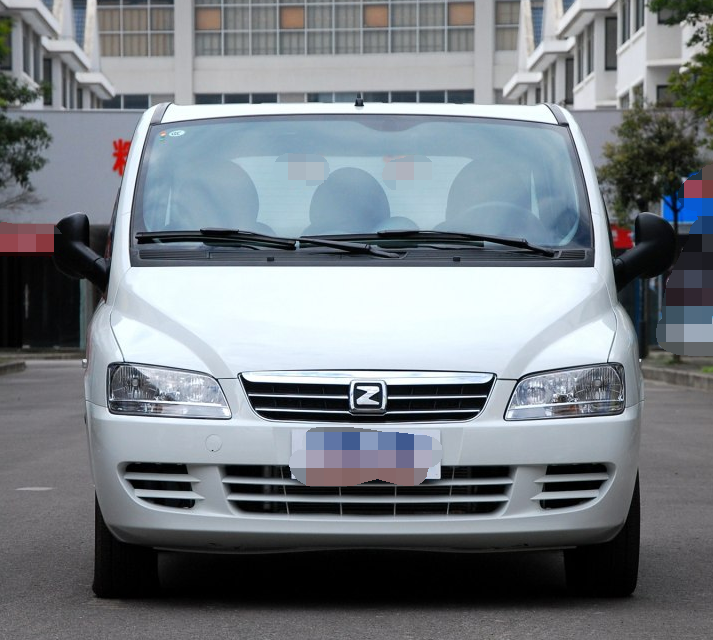 众泰m300的外形帅气,用料很好,质感也十分不错,个人感觉非常好