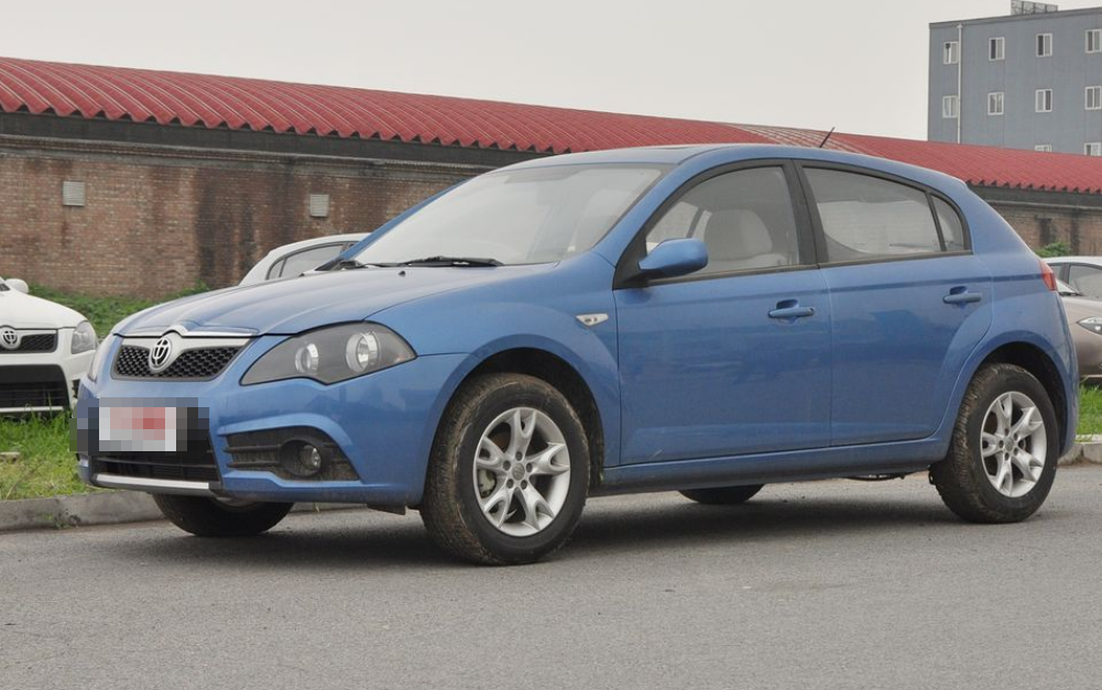 中华骏捷frv,外观年轻时尚内饰宽敞整体造型独特,极具现代感