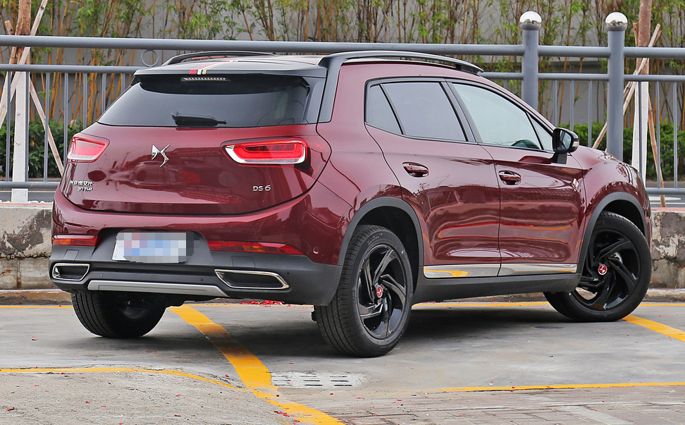 一组长安ds6图片,回头率非常高,体现驾驶乐趣