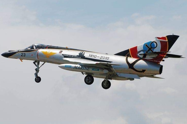 英阿马岛战争中一战成名的法制超级军旗攻击机(16图)