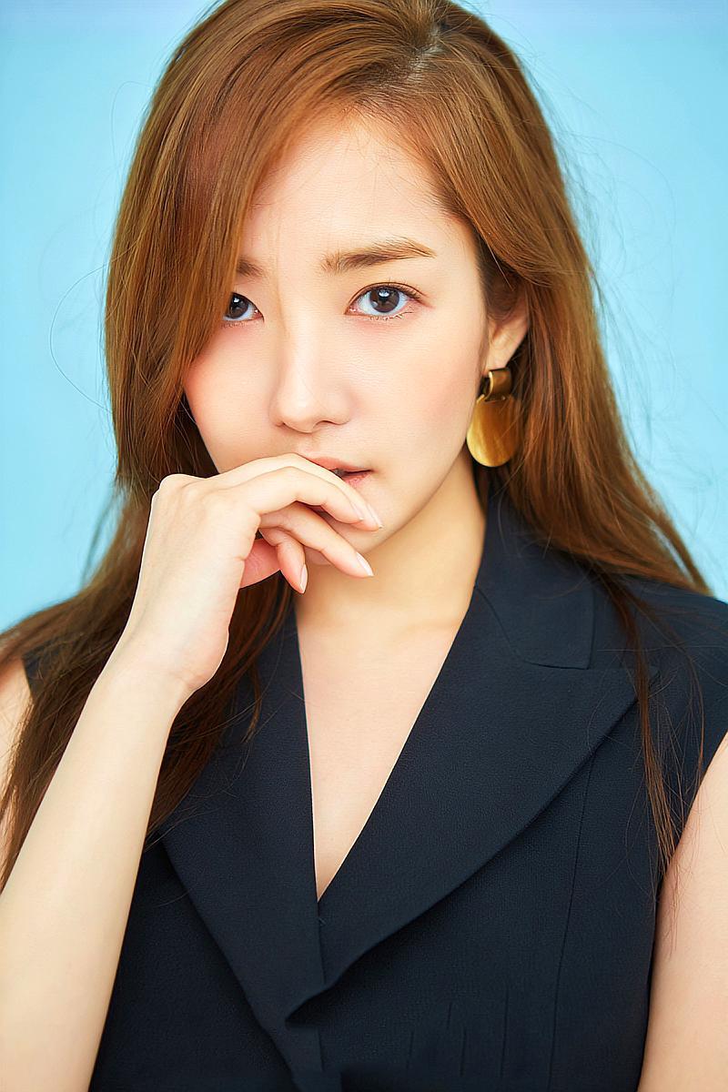 明星写真:集甜美优雅于一身——韩国演员朴敏英