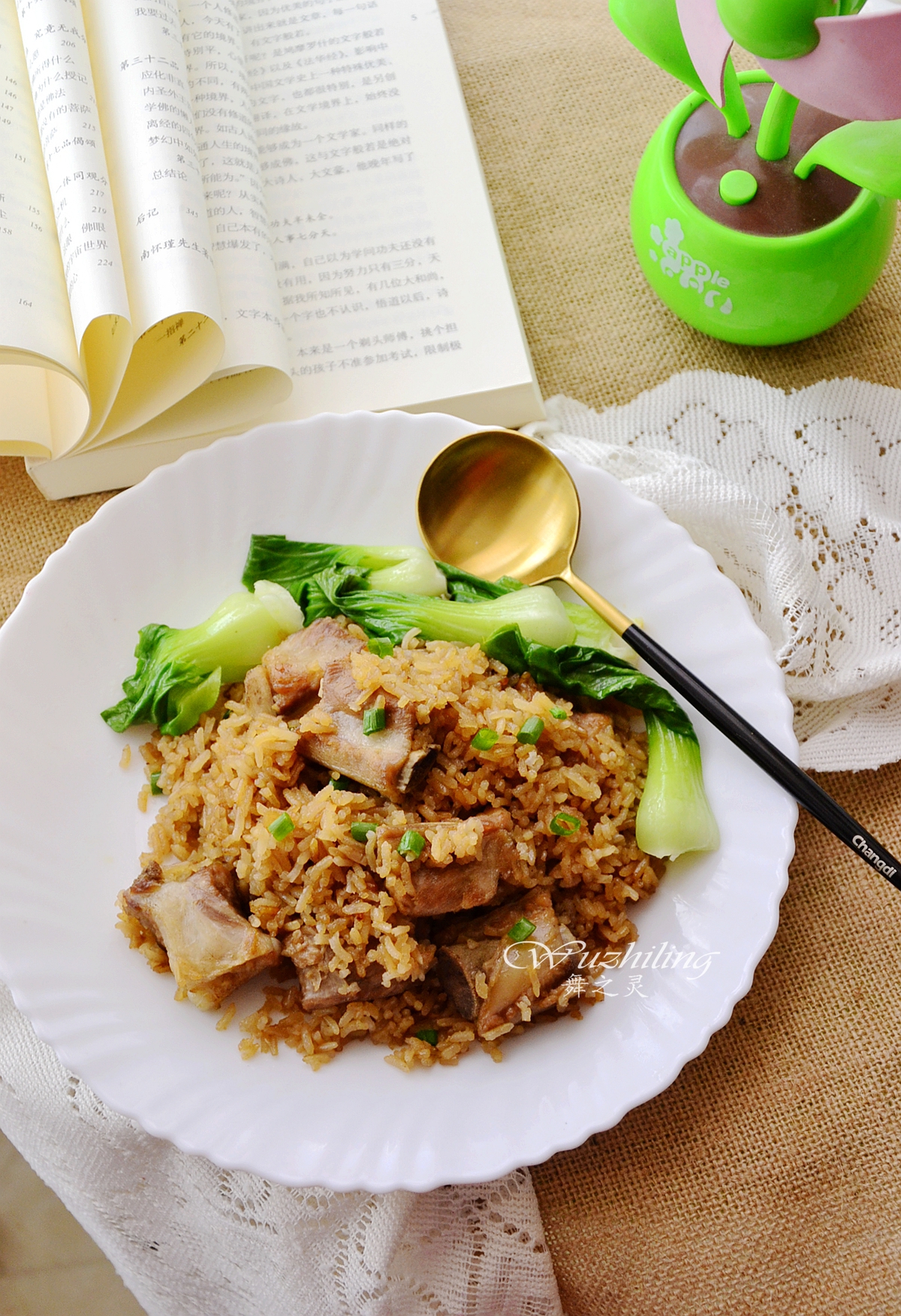 夫妻都是上班族,天冷最爱这焖饭,米粒喷香油亮,一人两碗不够吃