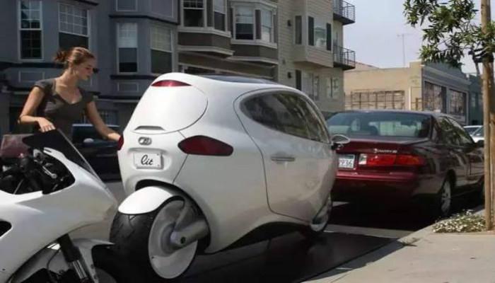 2轮"不倒翁"电动车,6s破百配特斯拉蓄电池,前后座情侣很喜欢