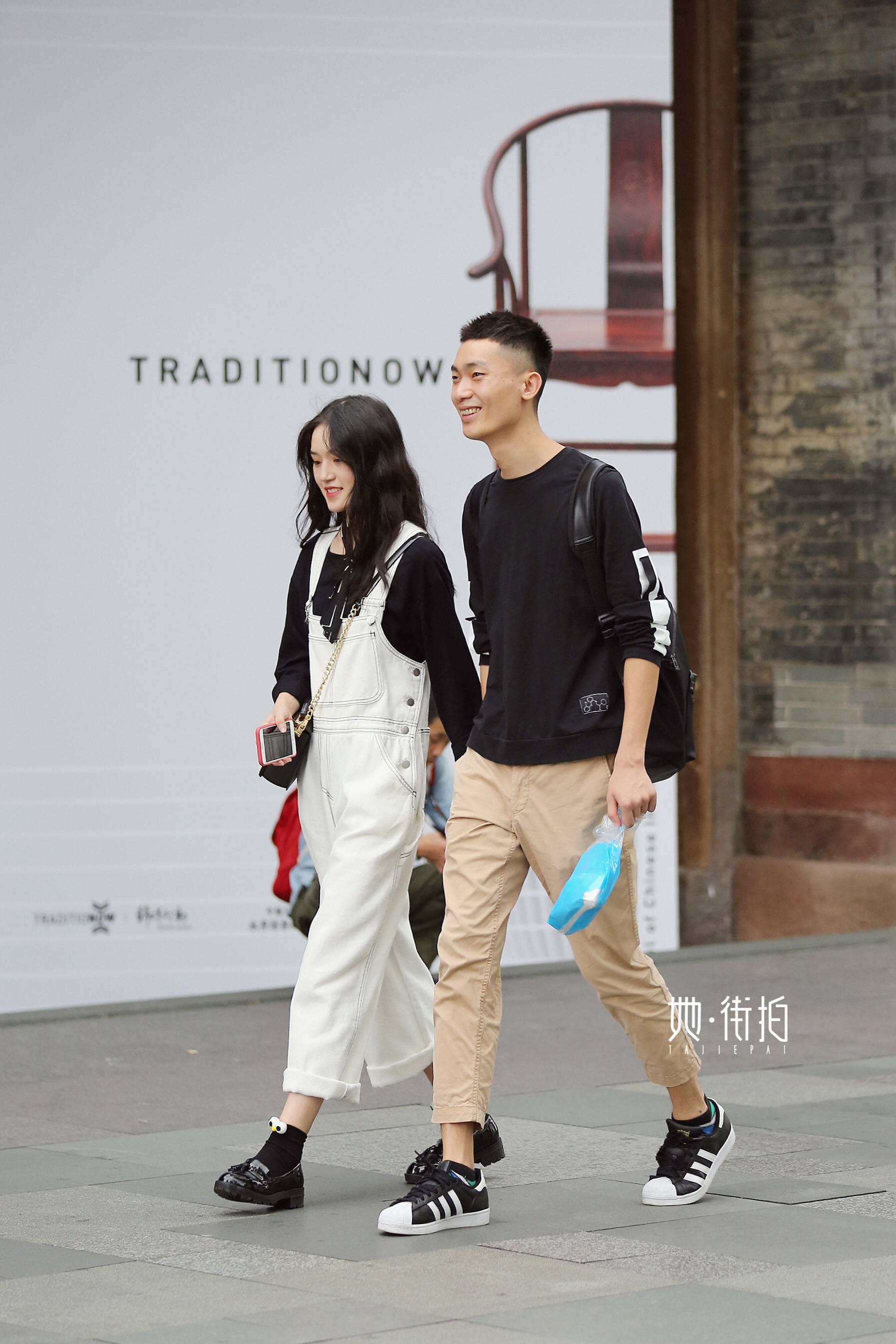 帅哥美女的情侣组合是不是超养眼呀!走在街上回头率一定很高吧!