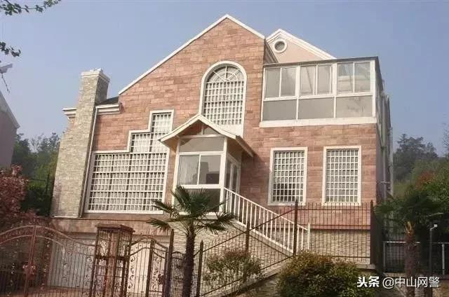 "田明成恼火道.薛莉萍痛哭失声,乞求丈夫的原谅.