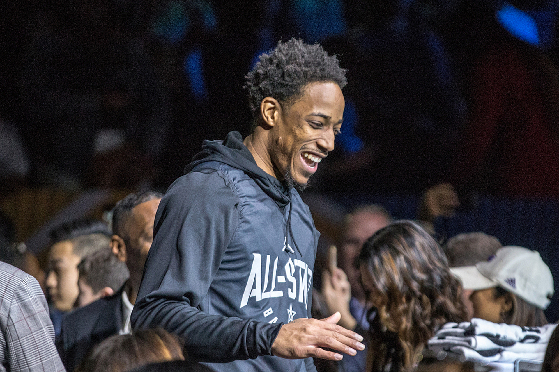 和利拉德领衔东部排名第八的雄鹿队差距较大,但他们同样拥有德罗赞