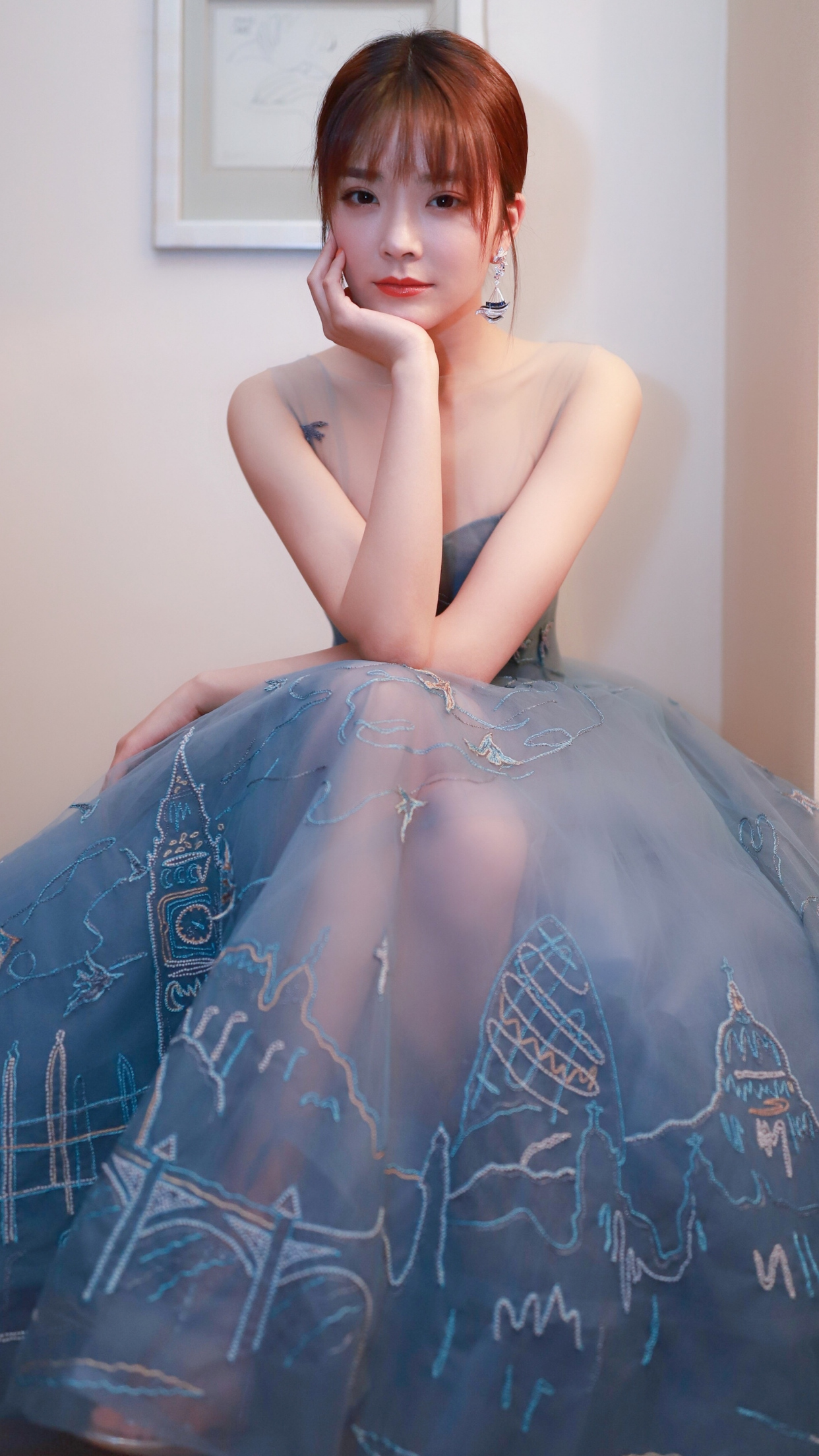 种丹妮精美壁纸:妩媚撩人,女人味十足,让人惊艳